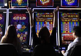Permainan Free Bet Blackjack langsung dengan dealer di studio wijaya toto